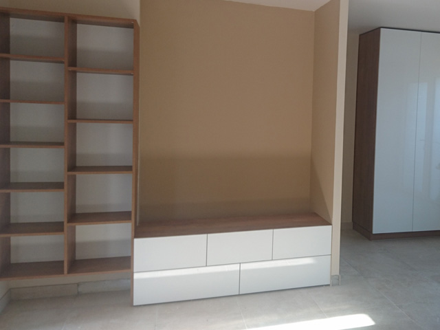 Rangements et coin TV